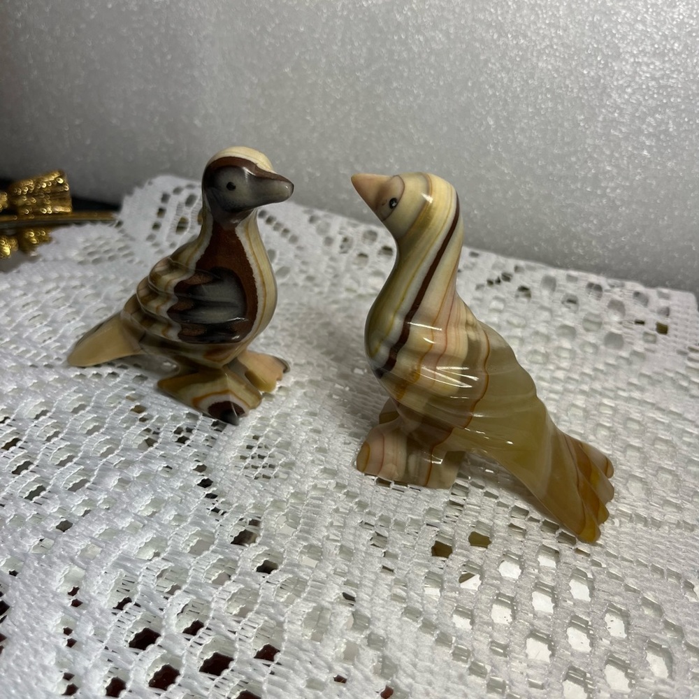 Vintage Carved Marble Onyx Stone Bird Figurines - Picture 3 of 5